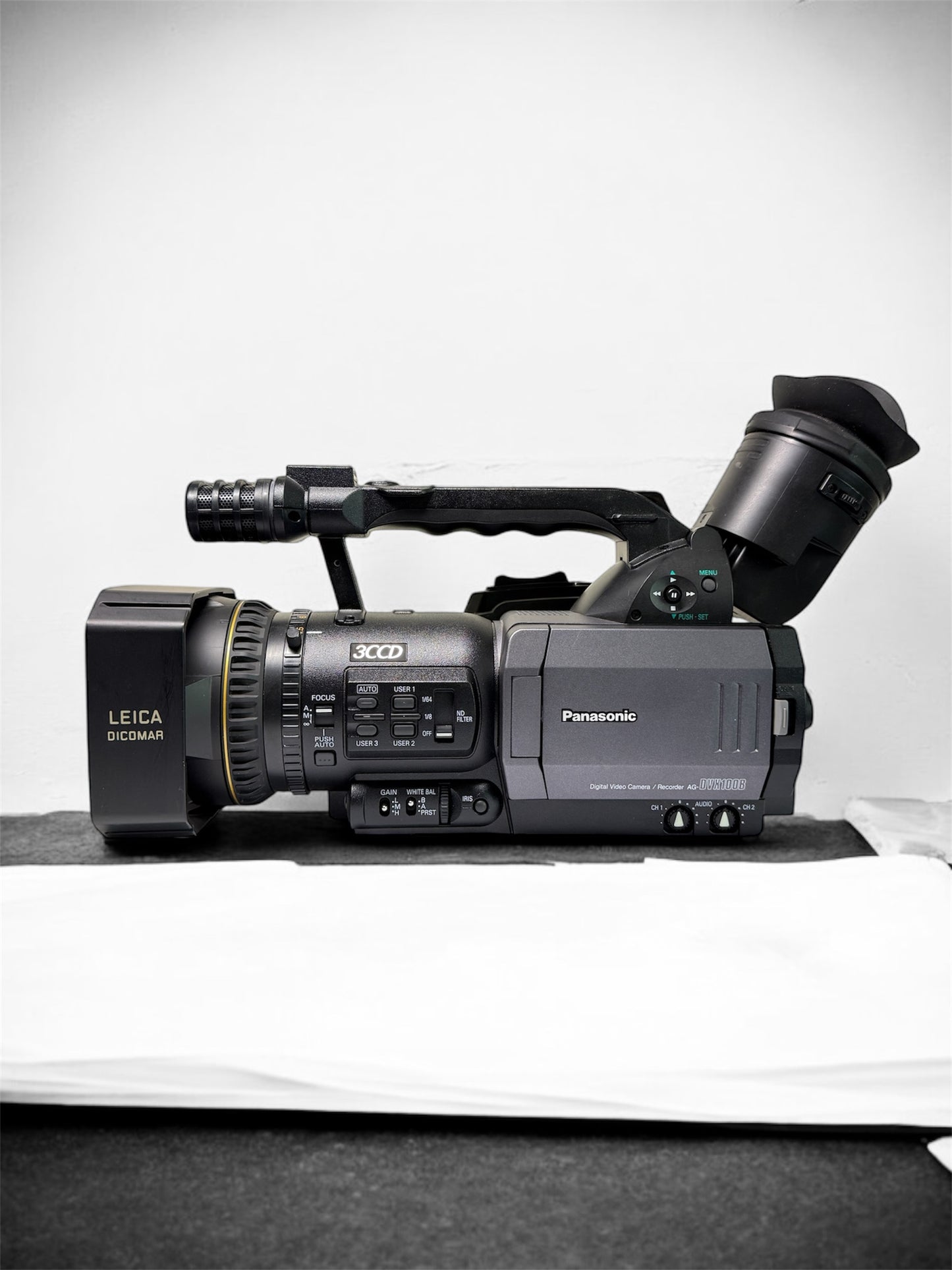 MINT Panasonic DVX-100BE Mini DV Video Camera